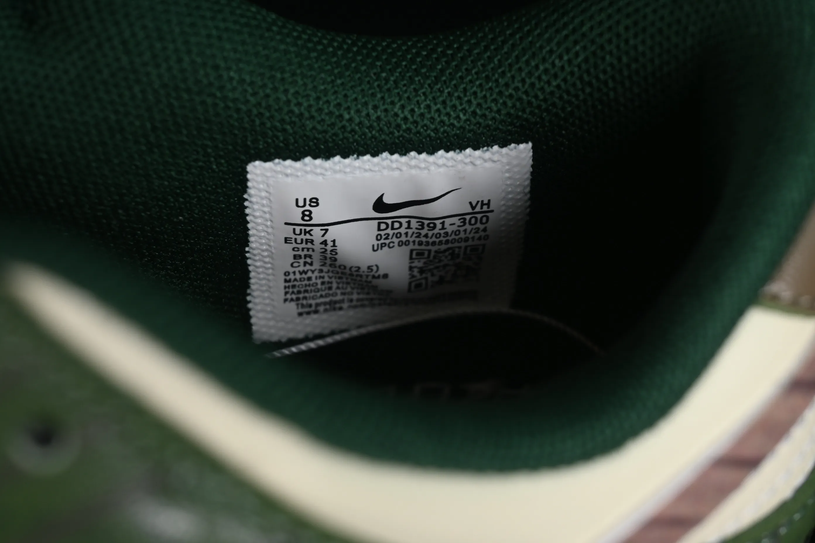 All Categories Nk SB Dunk Series Nk SB Dunk Low Low-top Sneakers Nk Dunk Low Panda Prank-Street Racing Lightyear Distressed SB Strappy Low-top Casual Sneakers DD1391-300